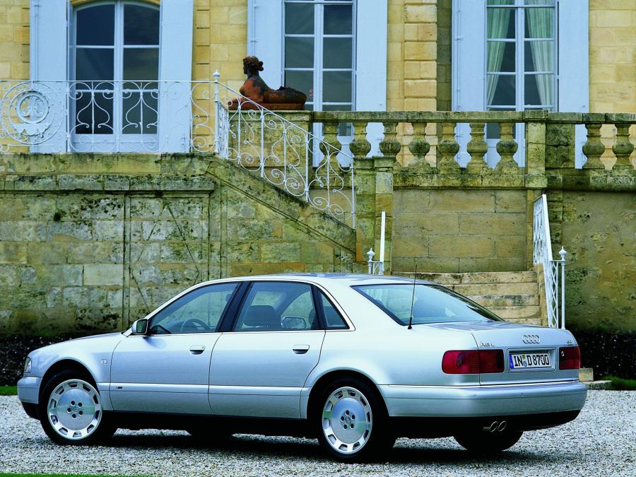  Audi A8 L 6.0 Quattro (D2) 2001 года  (фото 14 из 27)